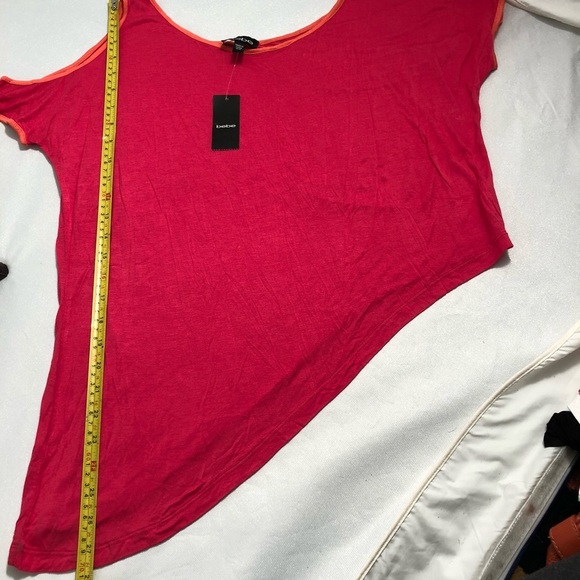 Bebe drapey deep rose asymmetrical hem top - Picture 5 of 6